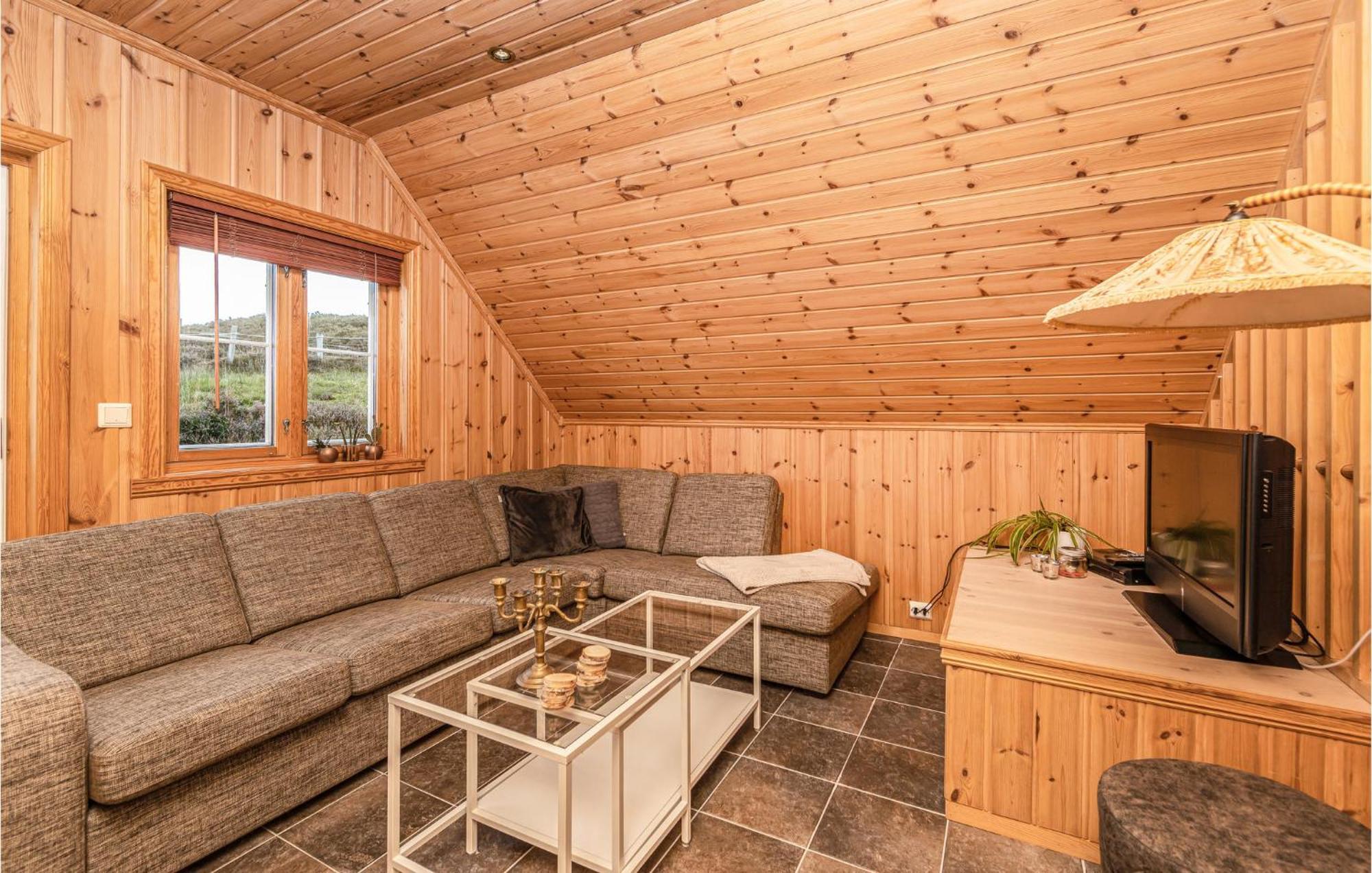 Awesome Home In Kvamsoy With Jacuzzi Sandvik  Eksteriør billede