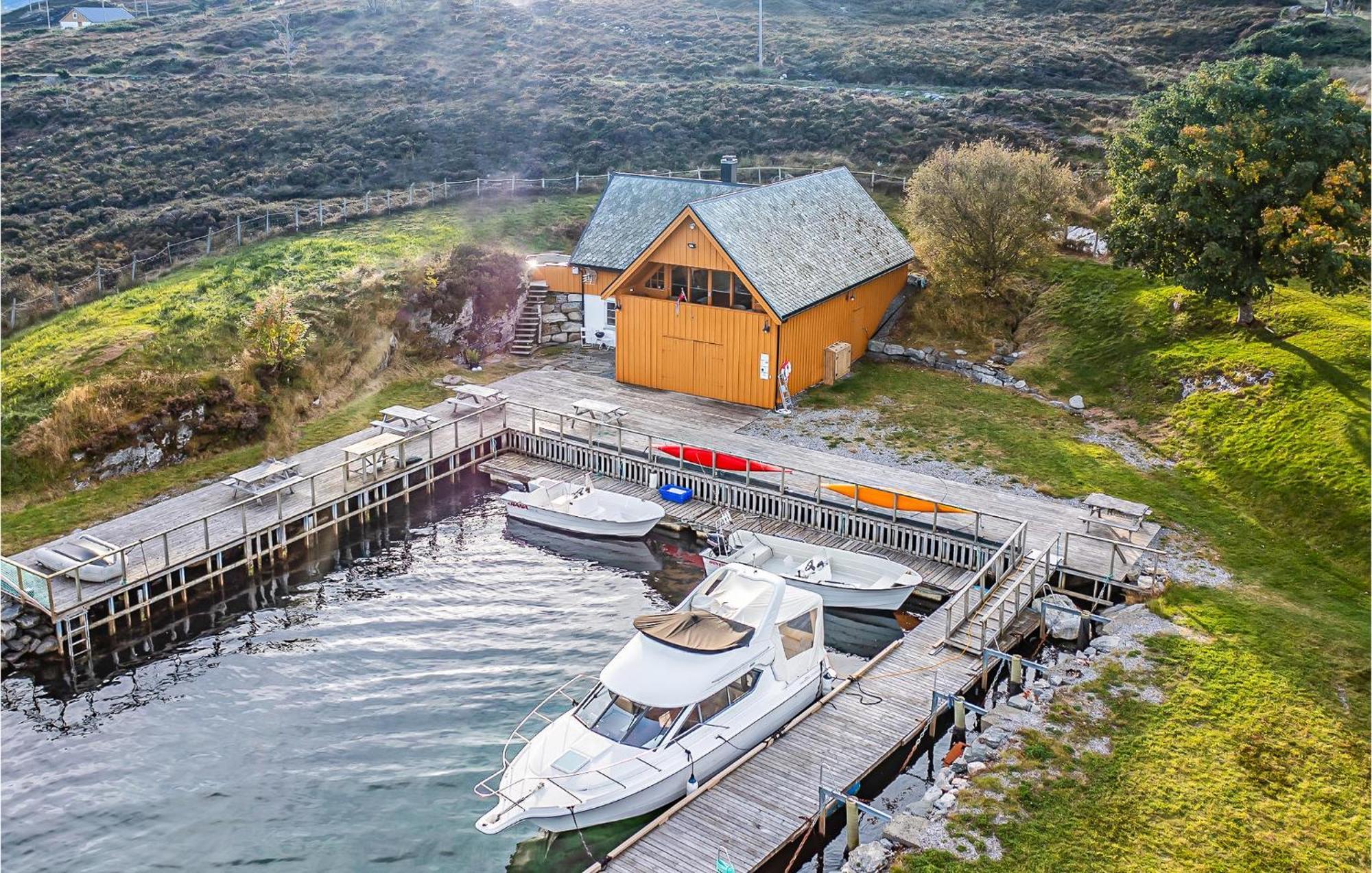 Awesome Home In Kvamsoy With Jacuzzi Sandvik  Eksteriør billede