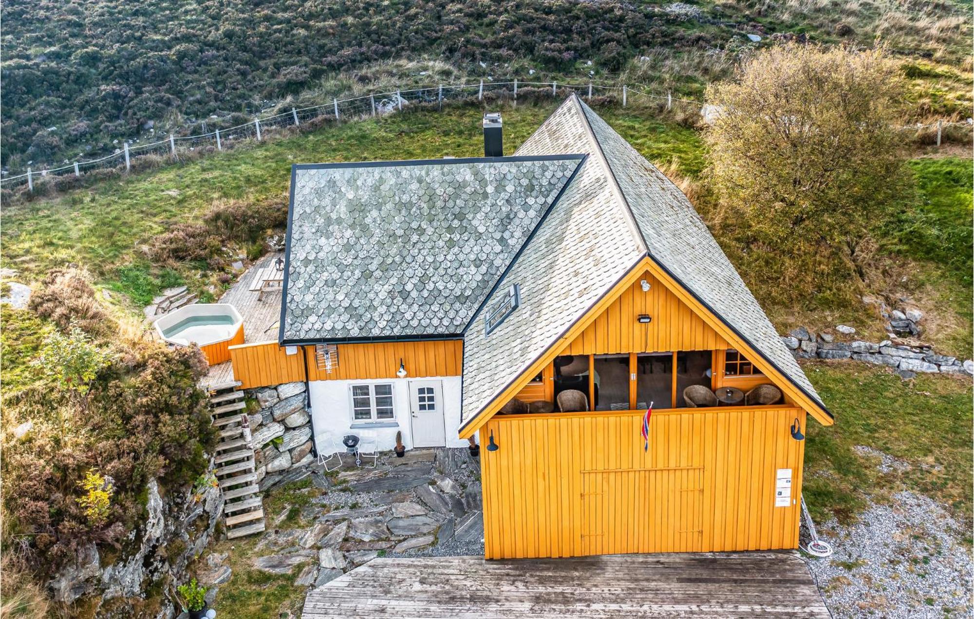 Awesome Home In Kvamsoy With Jacuzzi Sandvik  Eksteriør billede